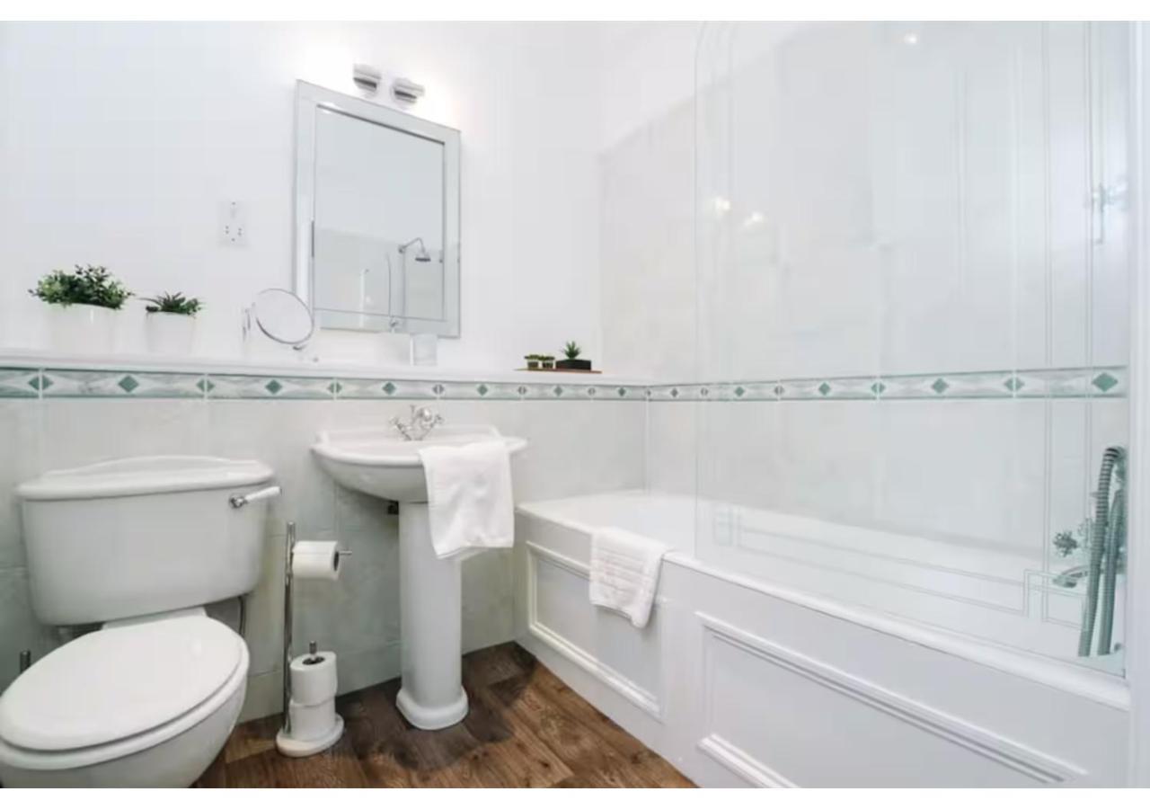 Joivy Palmerston Place Residence - Luxury City Centre Apt With Private Parking Edinburgh Exterior photo